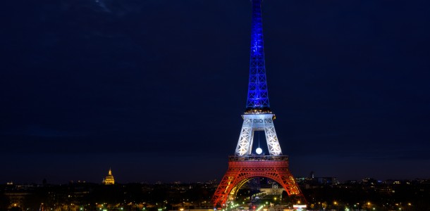 Panica La Turnul Eiffel E Din Nou Alerta Terorista La Paris